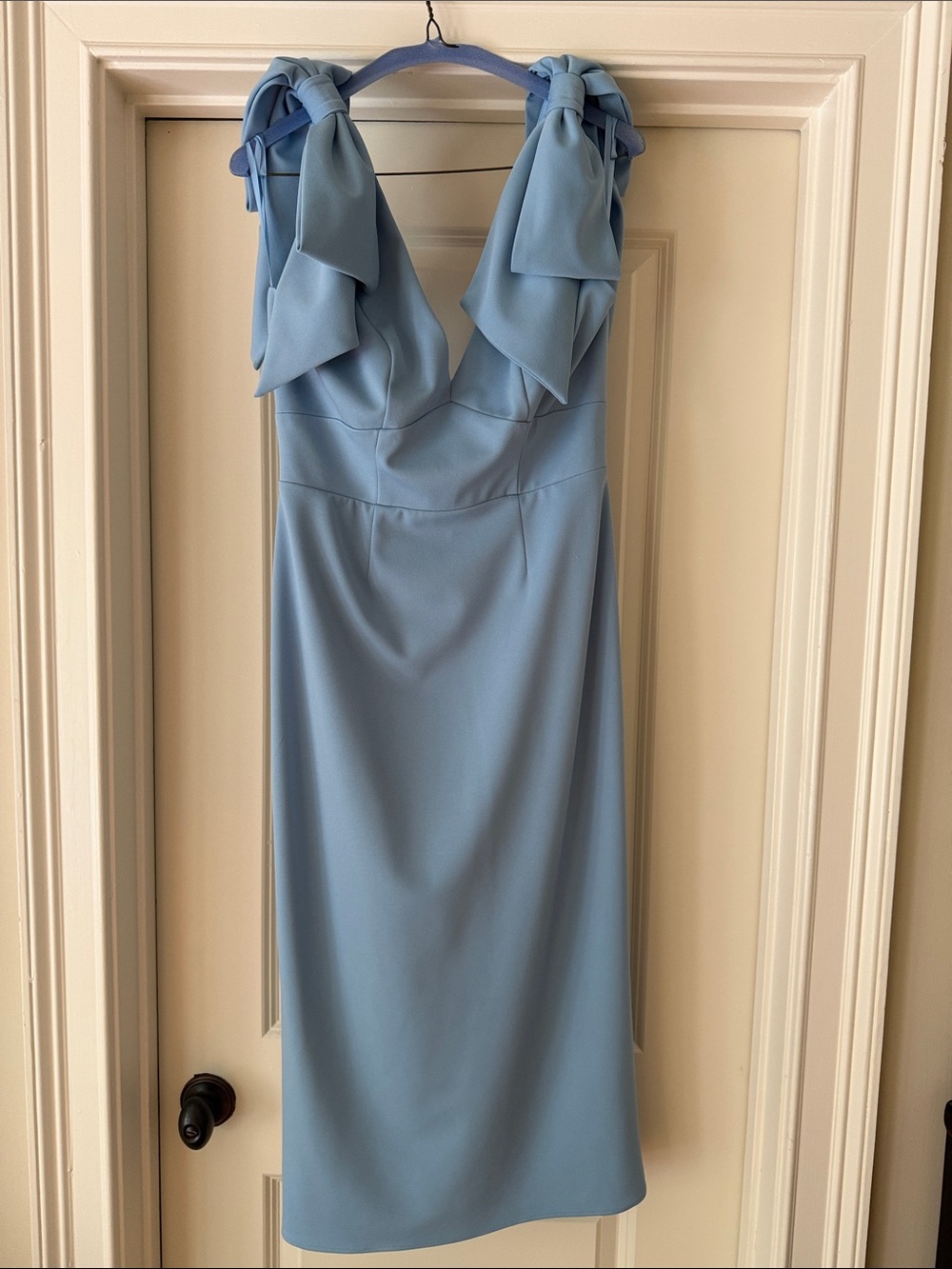 MAC DUGGAL Elegant Powder Blue V-Neck Midi Dress with Bow Shoulder Detail